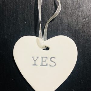 TEC0182-Small-Ceramic-Hanging-Heart-Yes